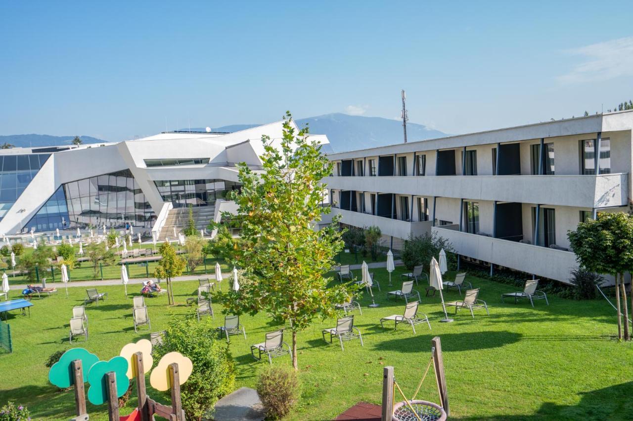 Appartementhaus Karawankenhof วิลลาค ภายนอก รูปภาพ